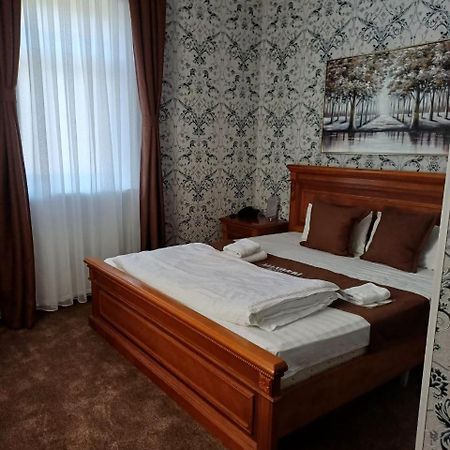 Maximum Hotel Navoi Eksteriør bilde