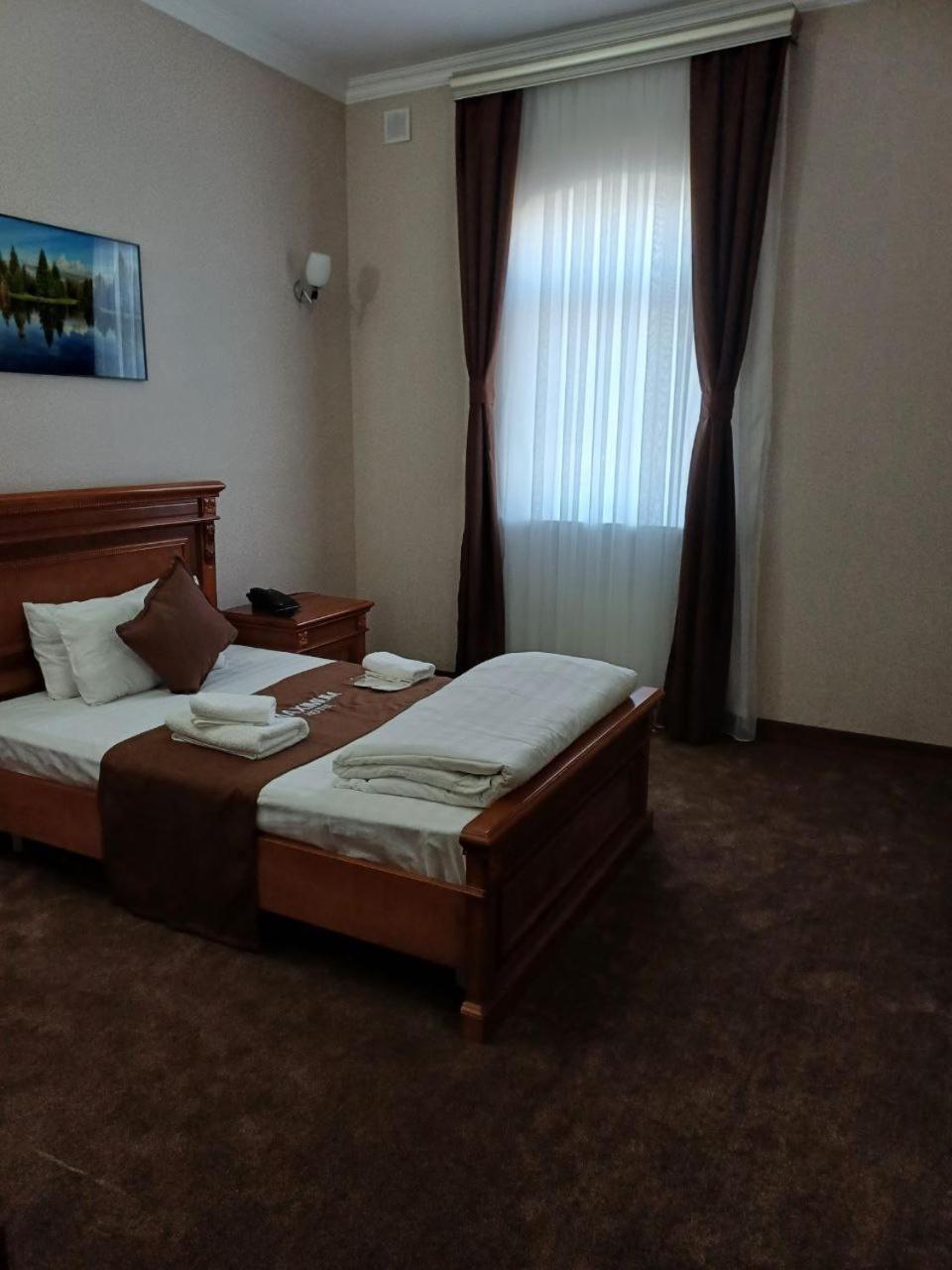 Maximum Hotel Navoi Eksteriør bilde